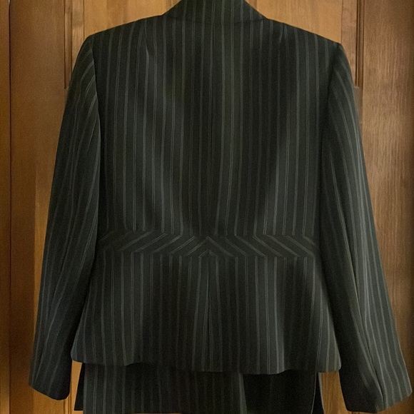 Tahari Black Pinstripe Skirt Suit, 6P - Picture 2 of 4